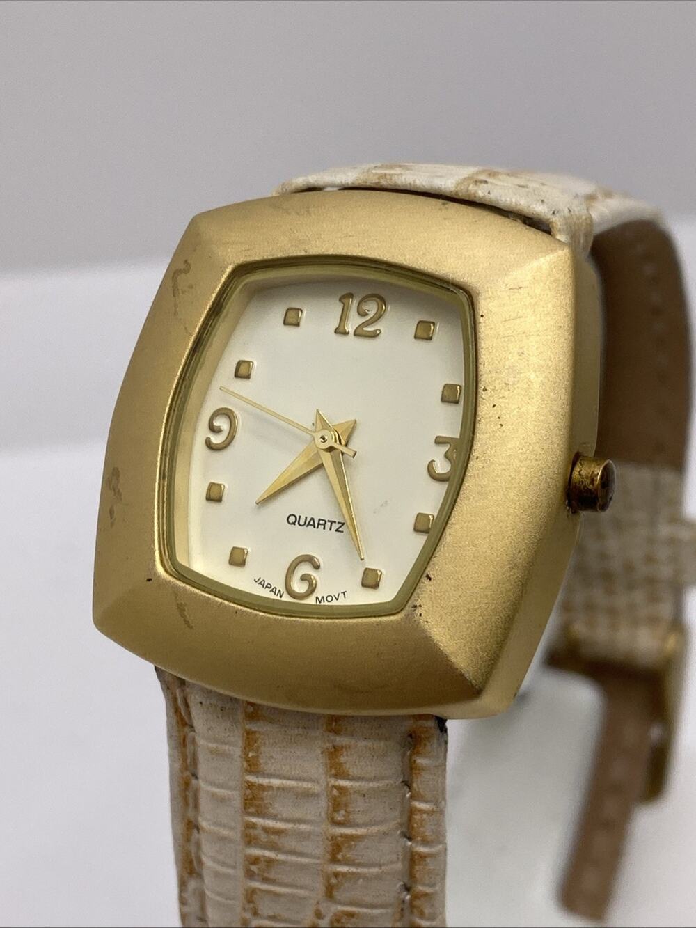 Womens Gold Tone Leather Watch Vintage New Battery